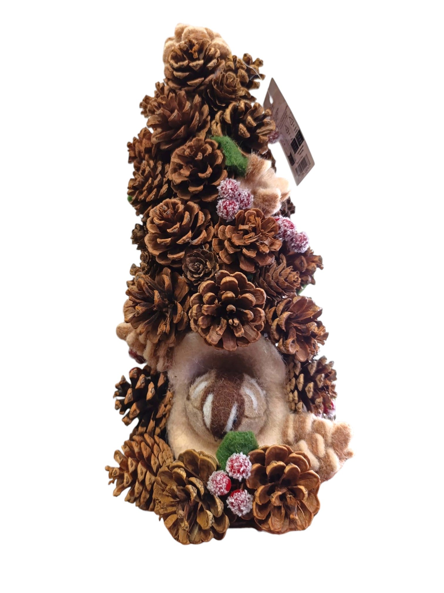 Raffinato albero di Natale composto da pigne, arricchito da un delicato nido d’uccello